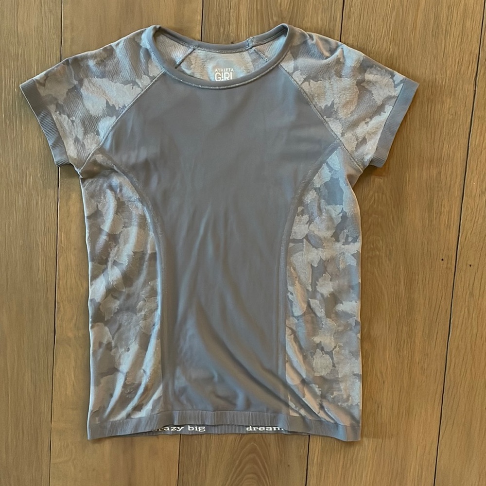 Athleta Girl Gray w/Camo Short Sleeve Top- Size L (12)